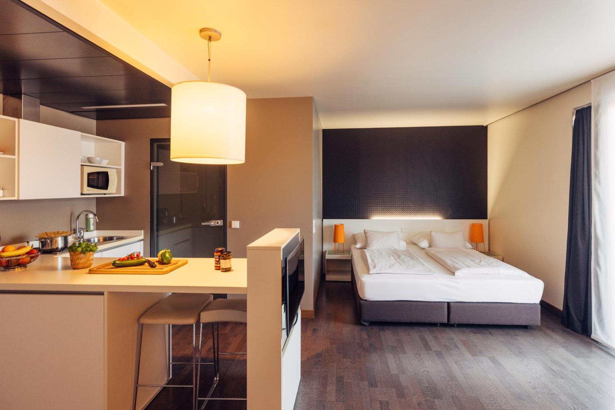 Harry's Hart Bei & Hotel
